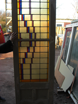 Stel glas-in-looddeuren met gestoken panelen, ca. 1910.